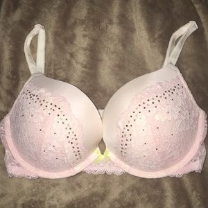 Victoria’s Secret “Dream Angels” bra